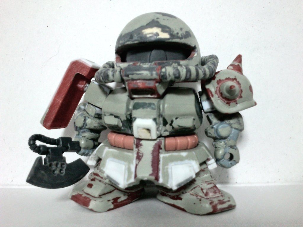 胸はGジェネザクⅢ改、腕はBB戦士殺駆3兄弟の古殺駆、腰は食玩SGザクを使っています。その他の部分は大体BB戦士ジョニーライデンザク。