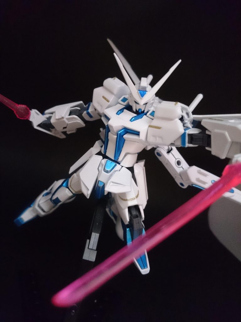 ビームブーメラン

両肩に装備されている武装
ビームサーベルと同じく近接武器にもなり相手に投げつければ投擲武器にもなる