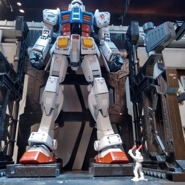 アムロ　上手くやれよ…