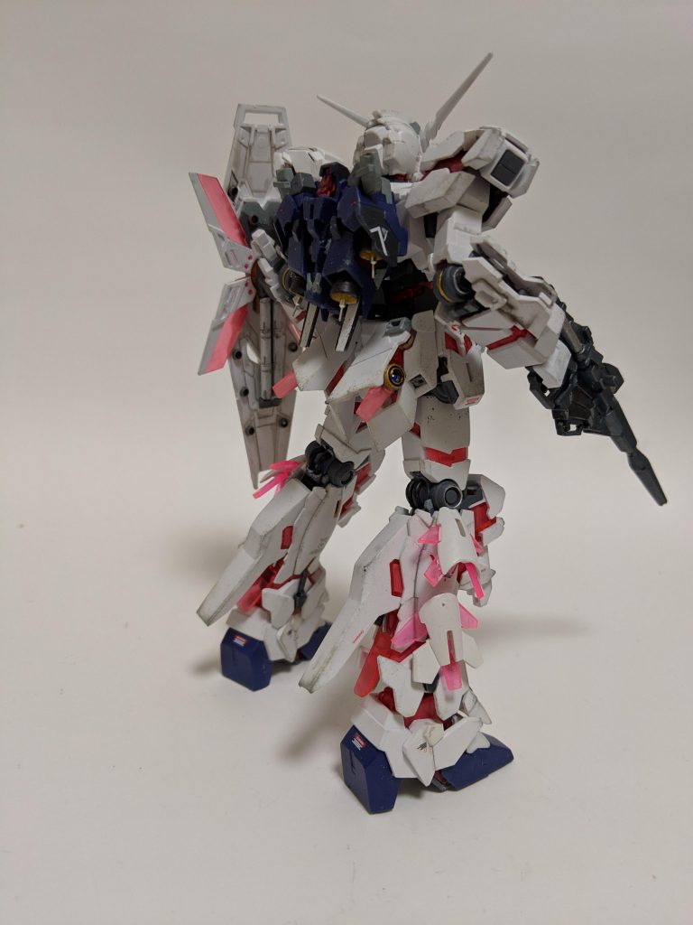 背面から見ると、かなりピンクな感じなのがわかるかと思います