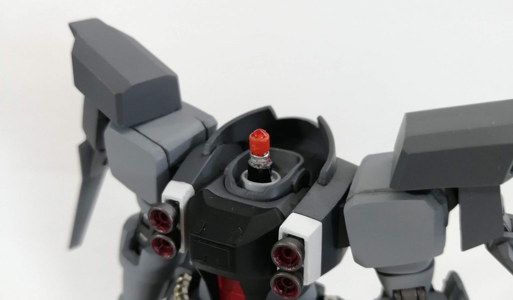 モノアイはミライトを仕込んで発光させています。
ただし首の稼動はお察し(´・ω・`)