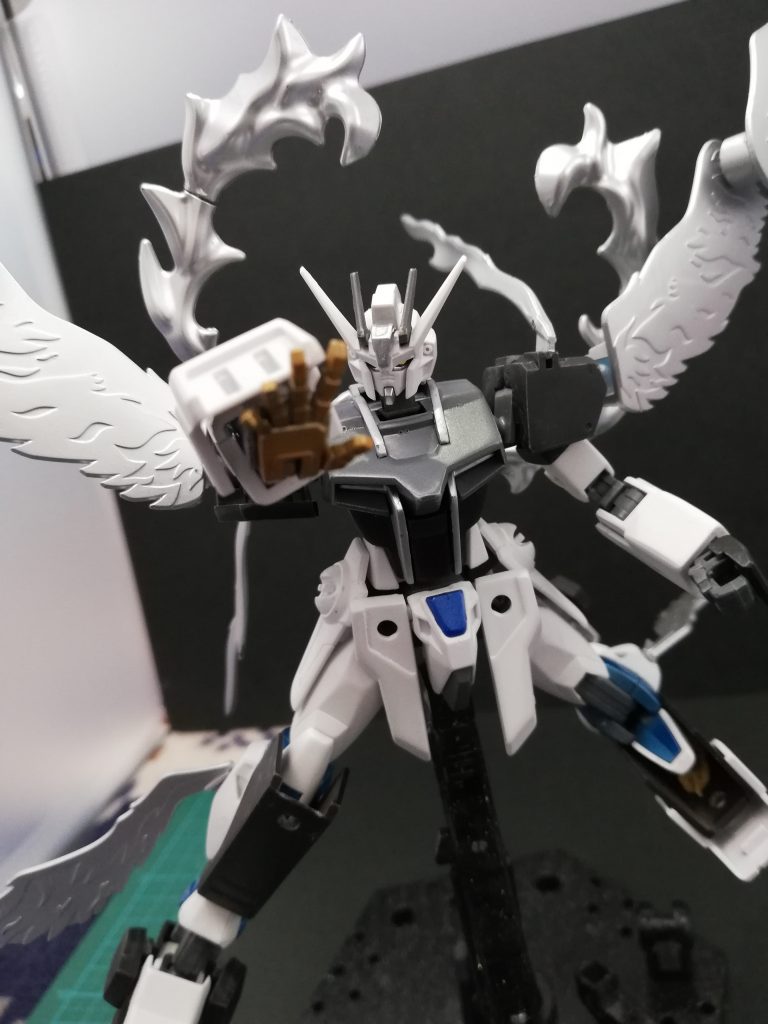 ストライクヴァニッシュオリジナルシステム


ヴァニッシュモード

この時にだけ必殺技が発動できる



必殺技はゴッドガンダムのゴッドフィンガーを参考にした

ヴァニシングフィンガー