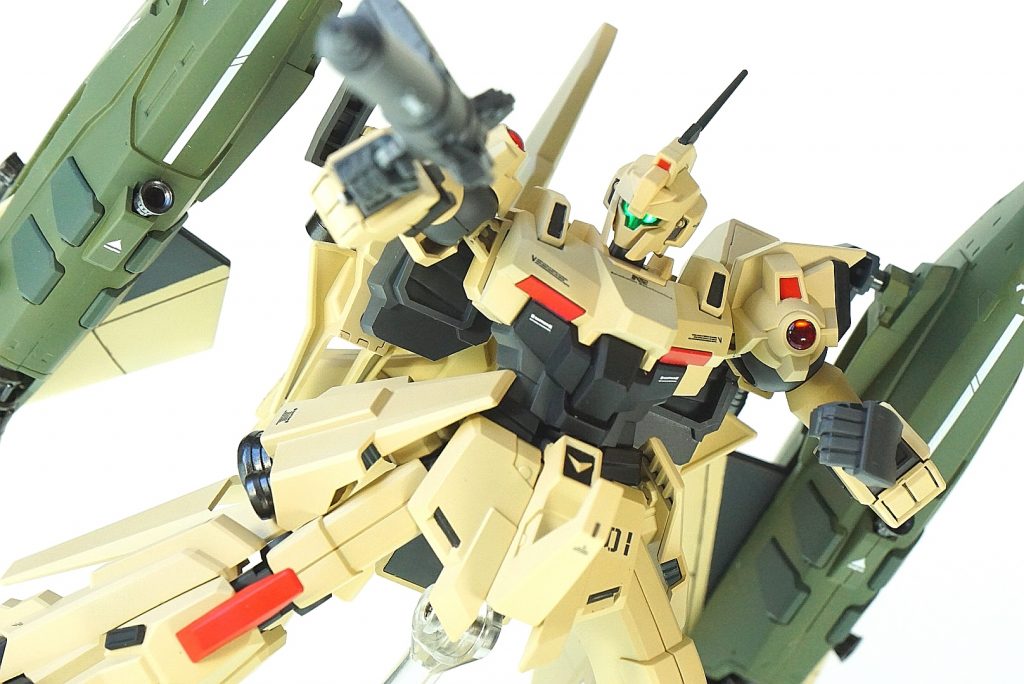 「色さえ変えれば割と似る」理論がふんだんに発揮されていますw