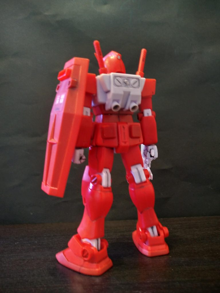 後。手首や肩、股関節の軸を黒くしてオモチャぽさを無くしてます。ランドセルの穴は埋めパーツを作成。アニメの雰囲気重視で、肩、膝、ふくらはぎの形状がいい。サイコー