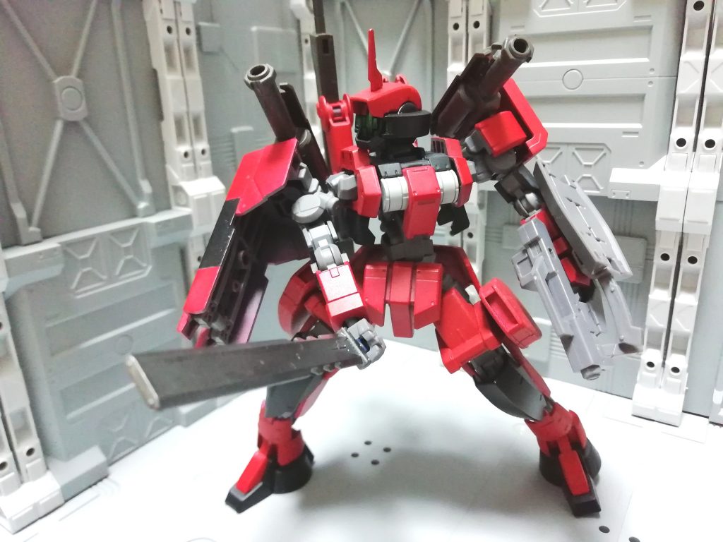 マチェット。二刀流など小回りが利くので乱戦時においてはこちらを使用