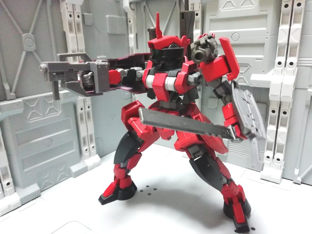 ショートライフル。新しすぎない程度に近代化という考証の元でグレイズのショートライフルを選択。牽制用