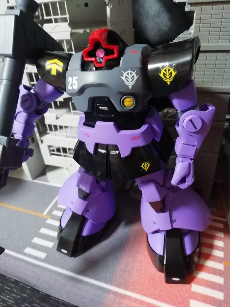 ドム　ガイア専用–3枚目/制作者：新人メカニック