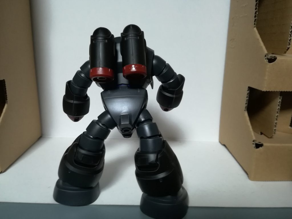 後ろ姿は…普通！！