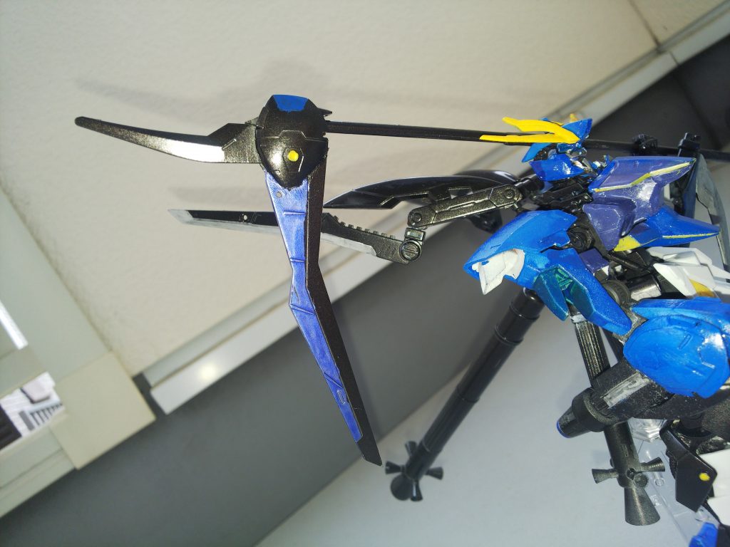 武器「ケツァルコアトル」
主兵装にしている大鎌、名が示す通り翼竜の嘴に似た形をしている。