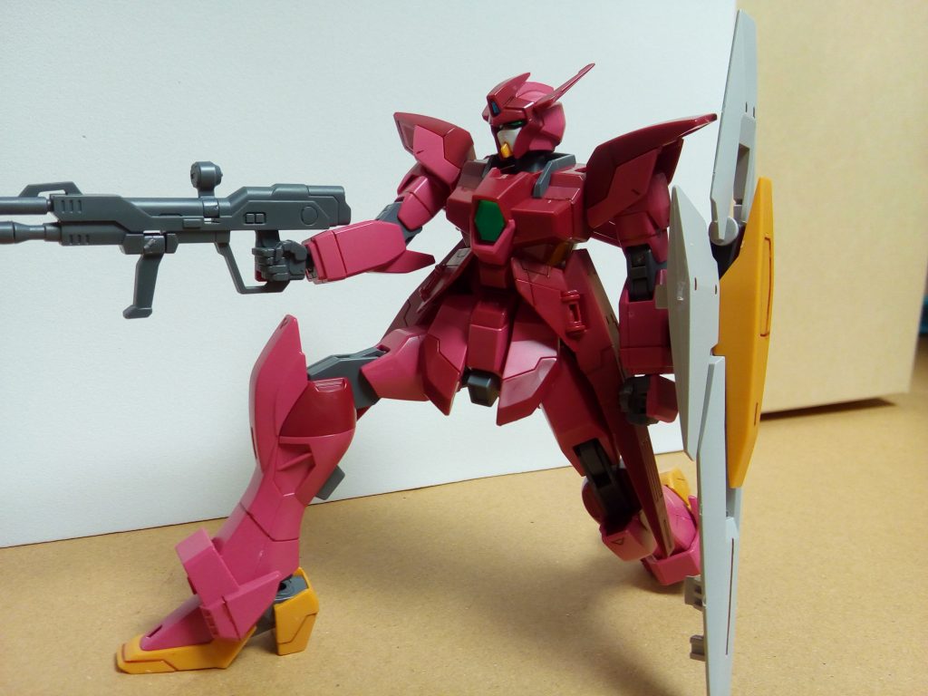 元のインパルスガンダムに所々ビルド系のオリジナルのパーツに変更されているので元インパルスから比べても別物までいきませんが良い意味でのイメチェンがされてると思います。