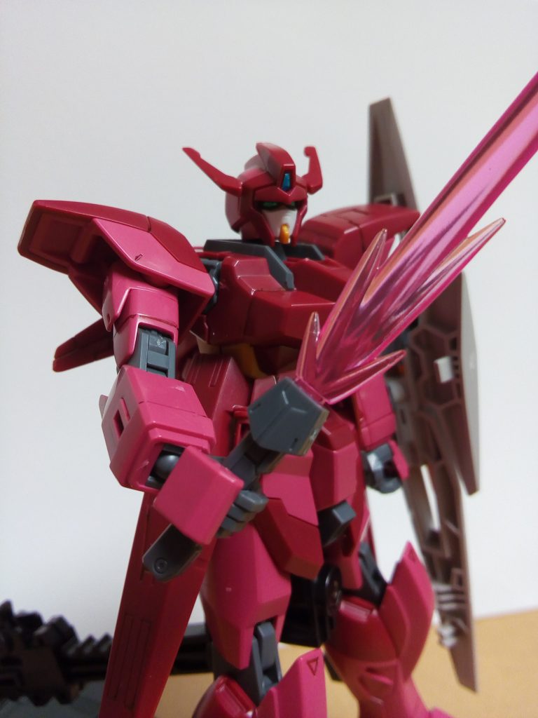 本来はヤリが付属してますがコレジャナイ感が有りビームサーベルに。