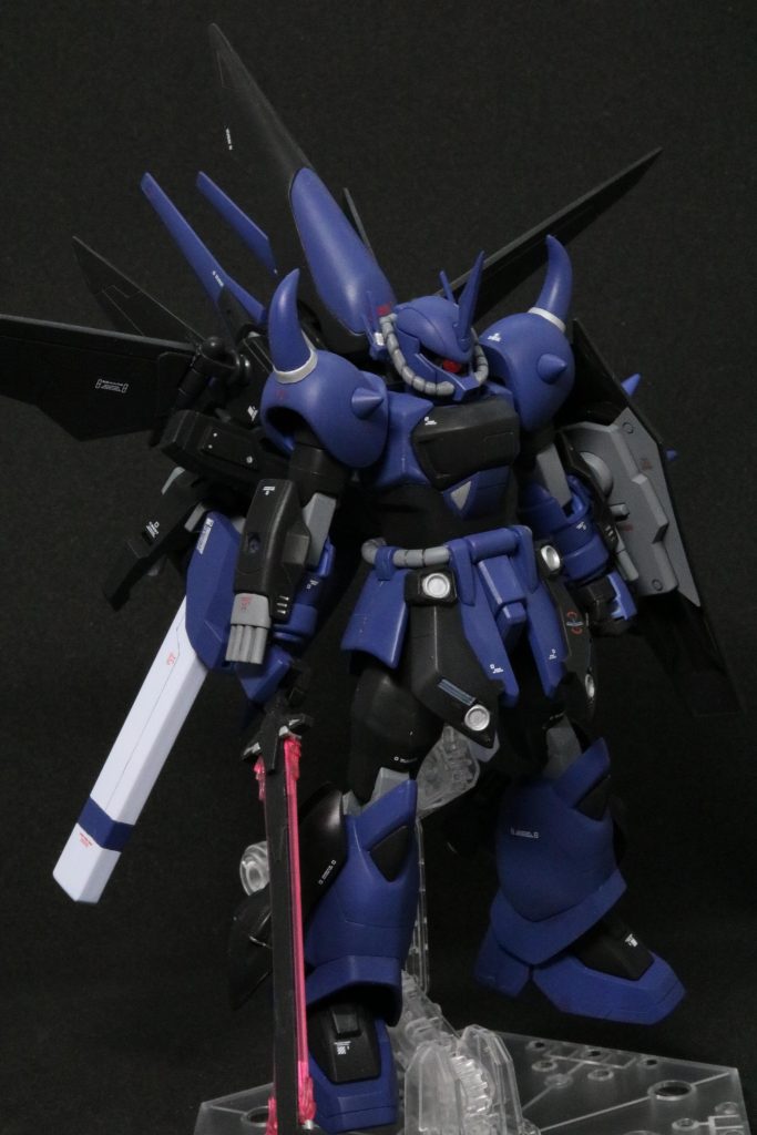 正面から見た本体はそれほどパーツ変更はないです。
一部、ジャンクパーツをくっ付けました。
思っていたよりも悪役っぽくなってくれましたｗ