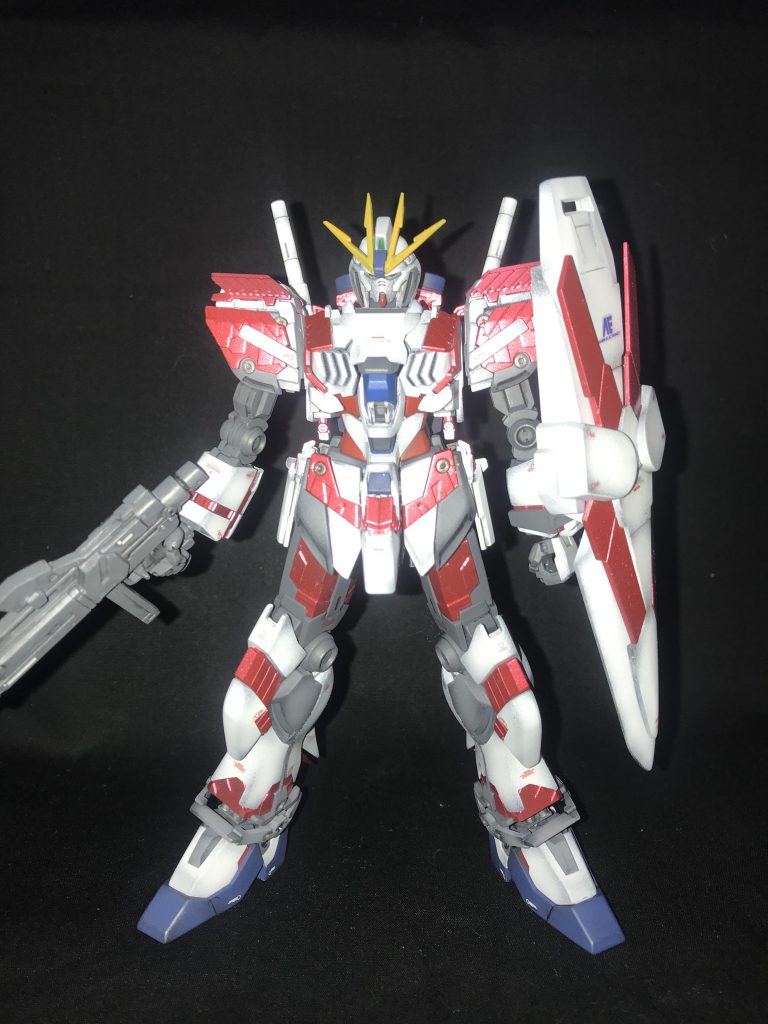 ボディ色はクールホワイト、サイコフレームは下地にスターライトシルバーでクリアレッド＋パールシルバーで塗装しました。