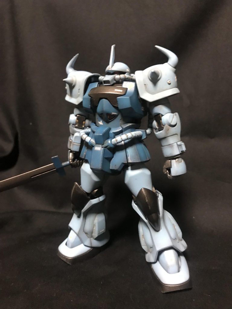 ほとんど無改造の色だけ塗った感じですが、グフカスタムはカッコイイ♪