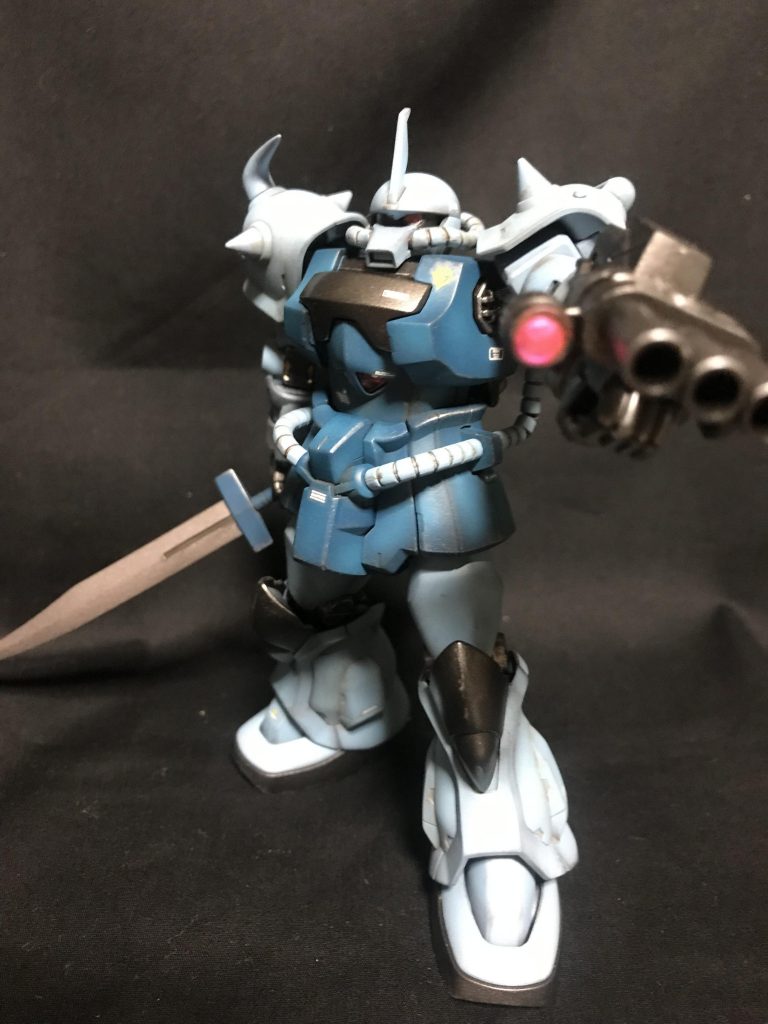 スコープレンズは100均のUVレジンで制作し蛍光ピンクで塗装。