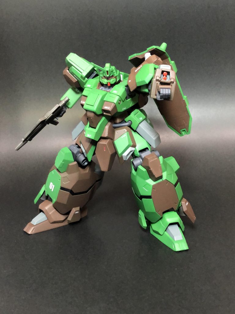 パッケージのポーズを再現。