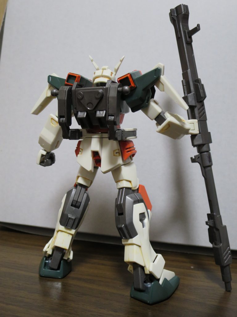 設定ガン無視の決めポーズ。
イメージはサムライなんちゃらの覇王なんたらさんや、キングオブなんちゃらのビリーナンタラさんの勝利ポーズ。