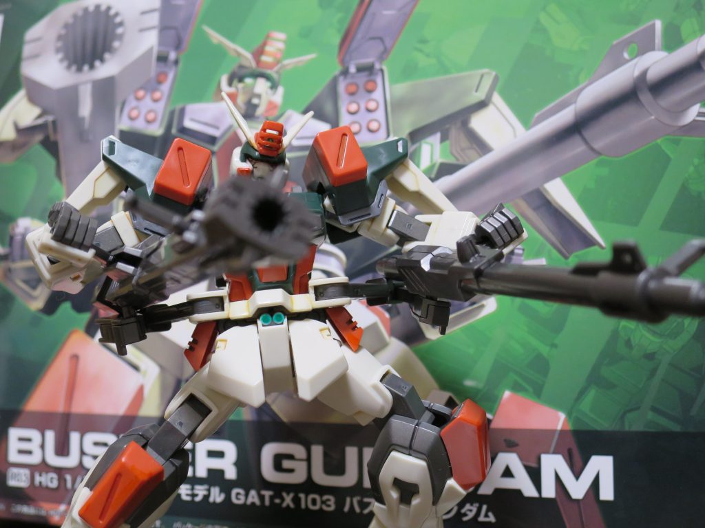 難なくパケ絵のポーズをこなすバスター
手前の大砲が砲身の向きが違うのはご愛嬌。