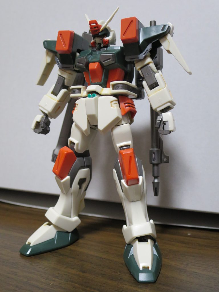 オーパーツの塊のようなテクノロジがキットの随所に!
腿ロールや丸軸股関節がこの時代にあるとは。
…んーまあ、腿ロール仕込んだので苦肉の策で丸軸関節にしたんだろ?感は正直ありますが(苦笑)まさか2010年代のスタンダードになるとは。