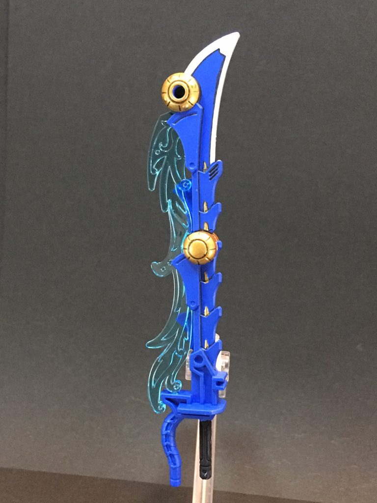 雷龍の尾は分離し刀となり、一振りで全てを消し炭にする程の強大な斬撃を放つ──ッ!!