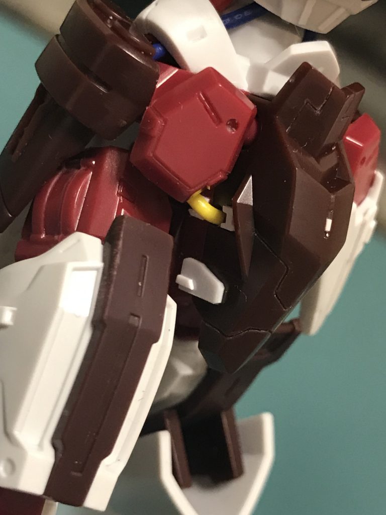 股関節のところも気になったのでパイピングしています