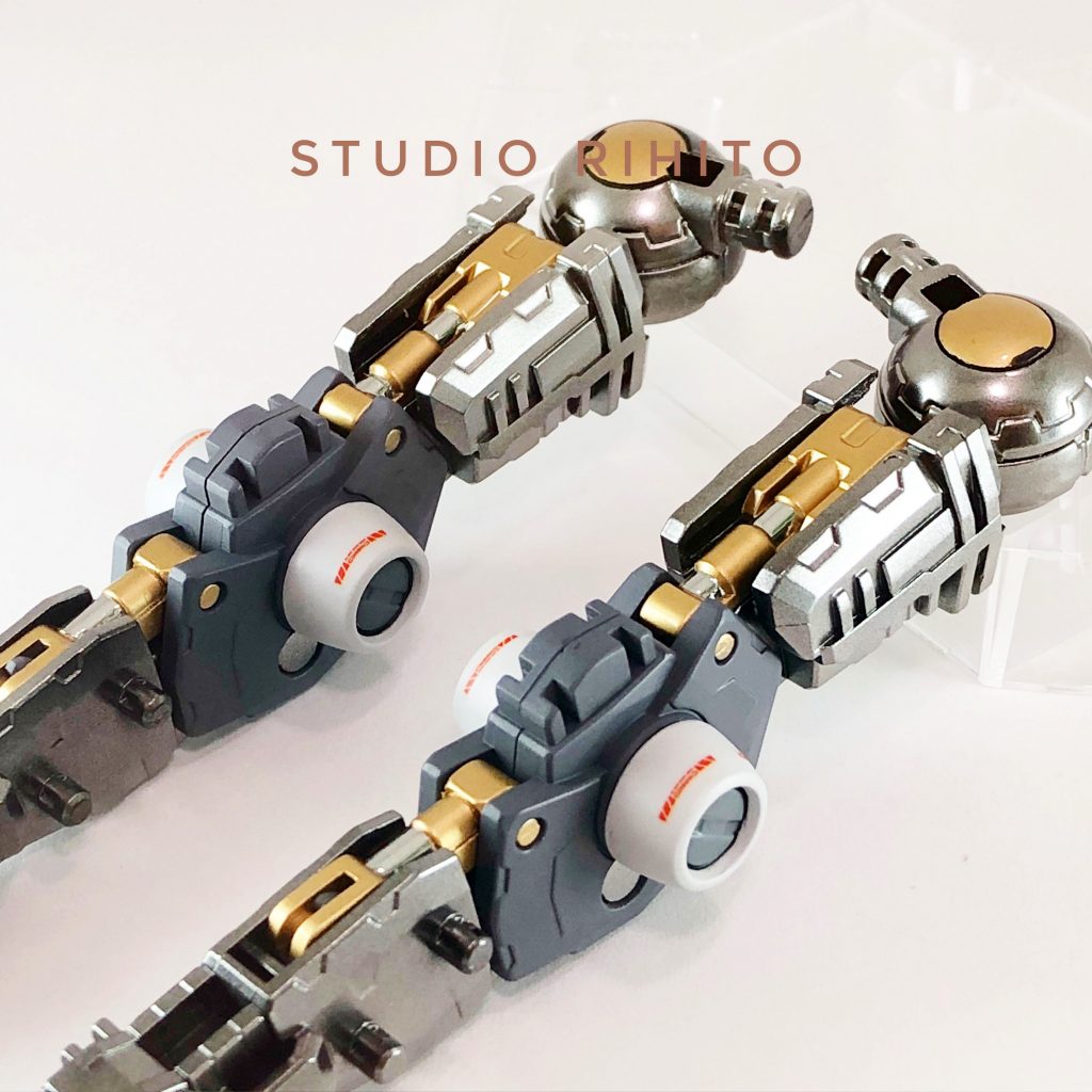 ■シリンダー
クロームフィルムを完璧な精度で丁寧に施工済み