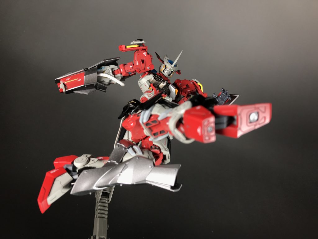 腰の接続を変更したことにより、可動域も大幅に増えました