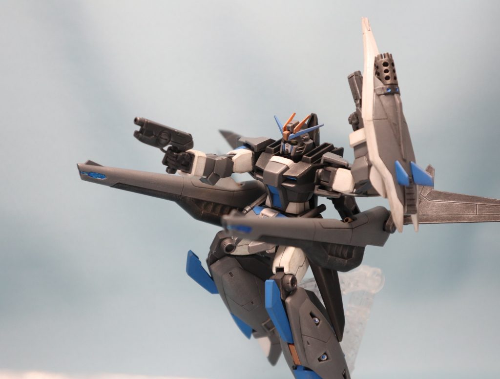 アムフォルタスプラズマ収束ビーム砲を構えてのフルバースト