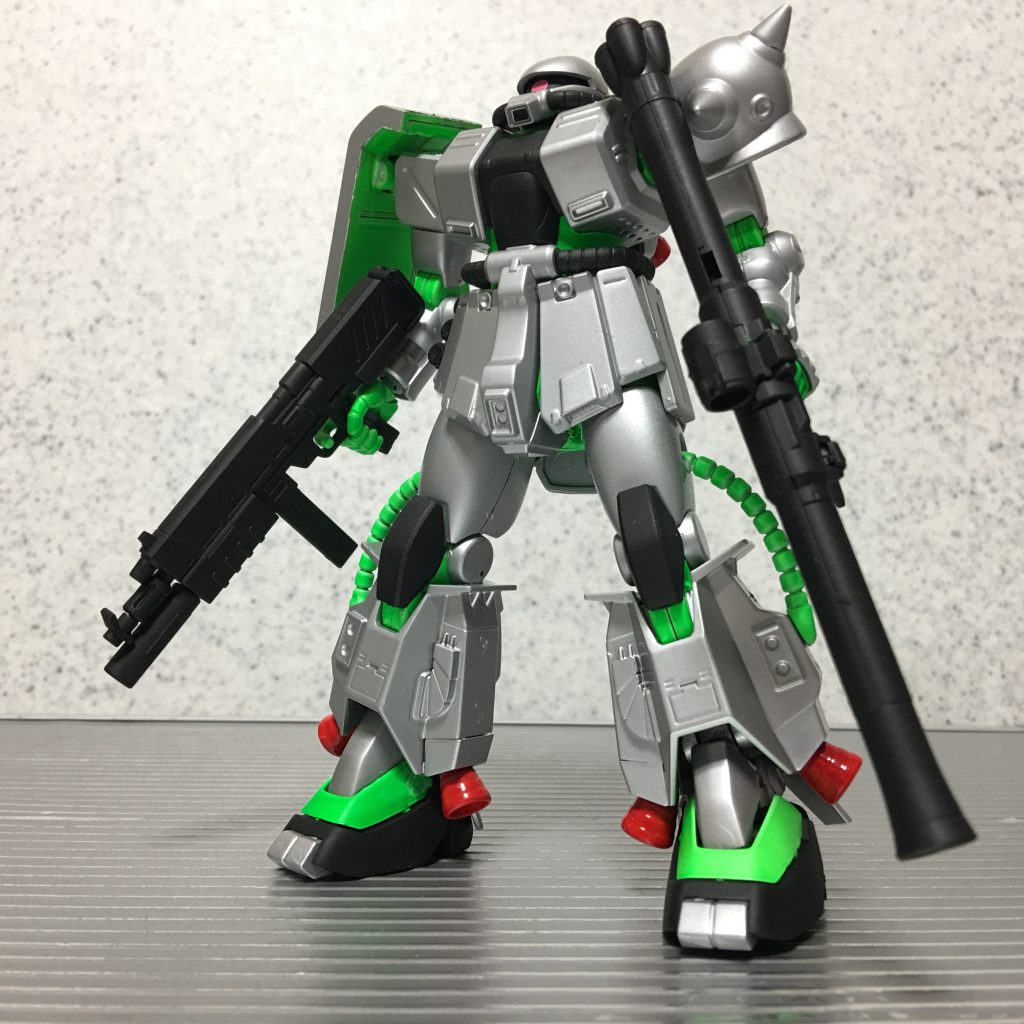 カラーリングはシルバーリーフを中心に蛍光グリーンとマットブラックで文字通りスポーティーにまとめました。