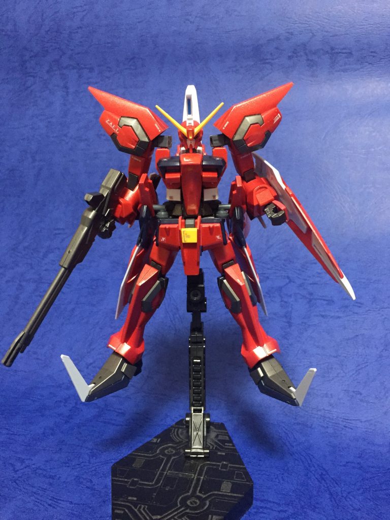 腹部はRGゼータガンダムなどを流用しています。