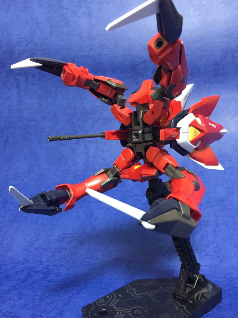 バランスよく脚を開くのにかなり手間が・・・でも個人的に好きな機体です。