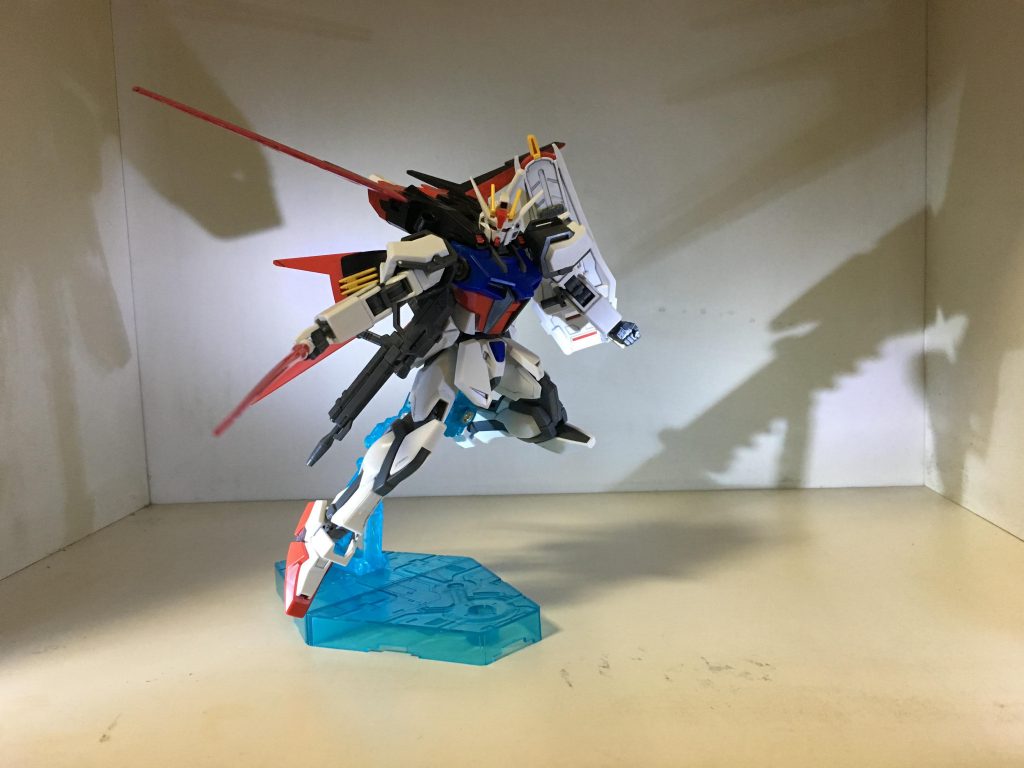 サーベルを抜いたところ。