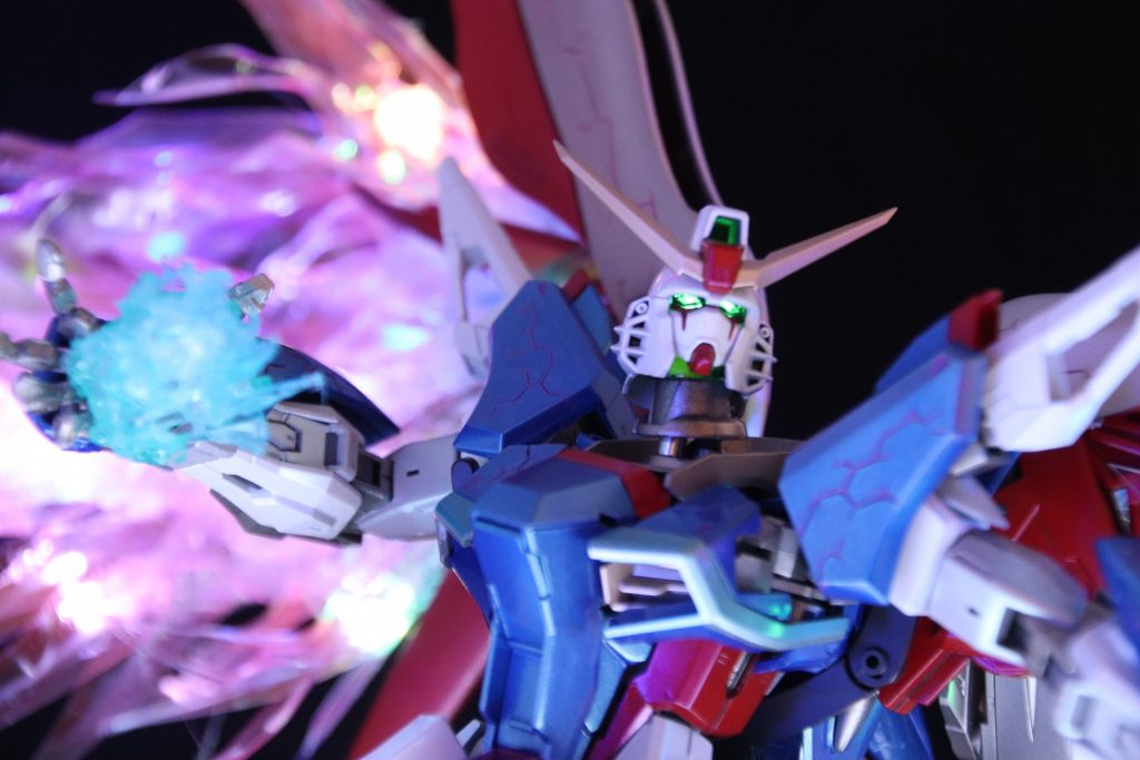 パルマのエフェクトも自作しまして
掌に仕込んだメタルパーツでジョイントできます