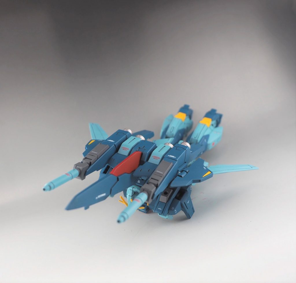 シールドと武器は通常のまま飛行するという体です