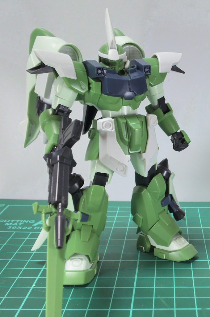 素組み状態のハイマニューバ
まだまだフォルムが気に入らなかったころです