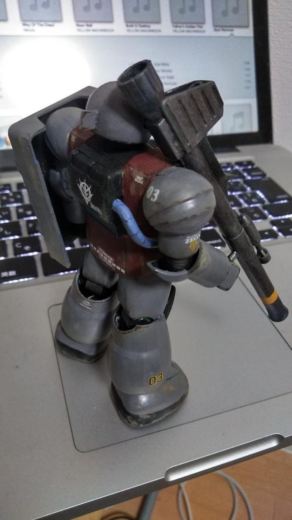 配色は水性ホビーカラーのRLM75グレーバイオレットとレッドブラウンが主。
パイプはすみれ色。