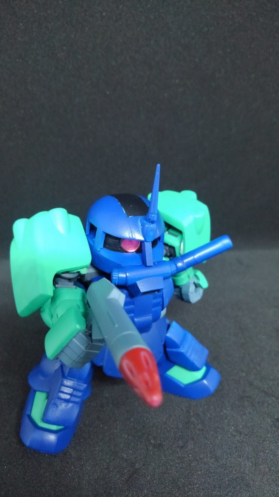 シュノーケルの左側は磁石接続なので邪魔にならないように動かせます。