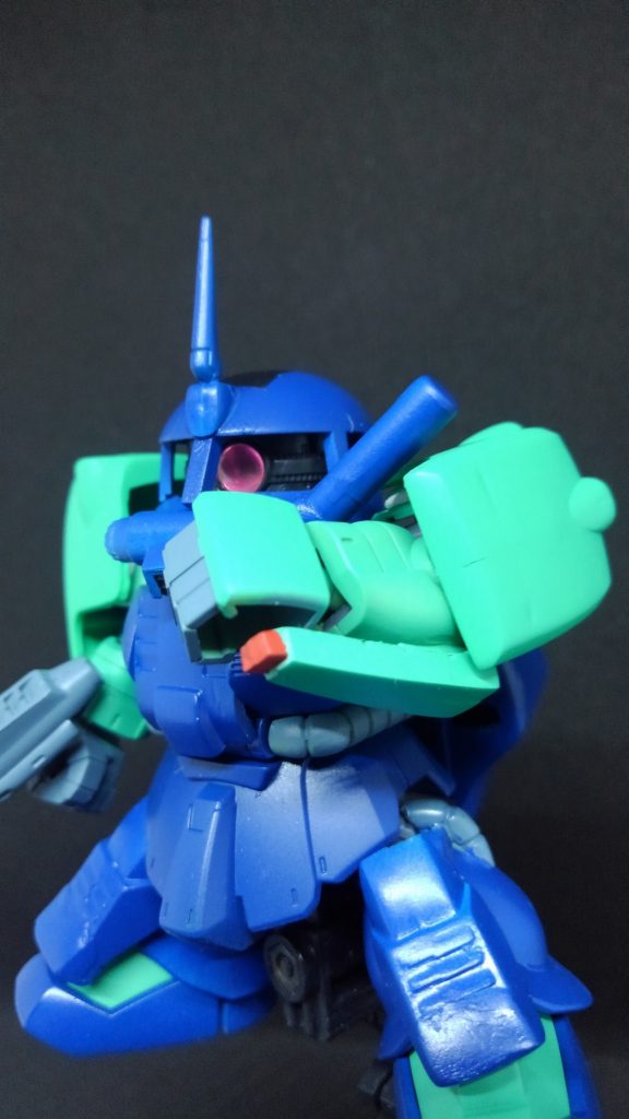 左腕のマグネットアンカーも再現、これ右腕には付いていなかったんですね。