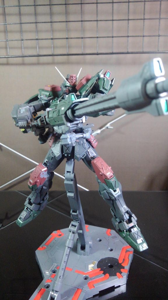 バスターガンダム–4枚目/制作者：TK(雑草同然モデラー)