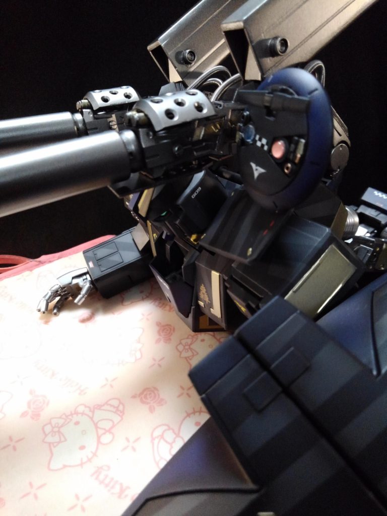 ガンキャノン的射撃ポーズ
このキット、ポージングはなかなか難しいです
その存在感で魅せる感じです