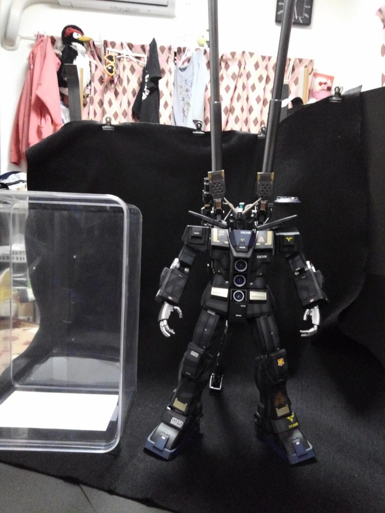 撮影ブースにも、サイコガンダム用に百均で用意したケースにも全く収まらないボリュームになってしまいましたw