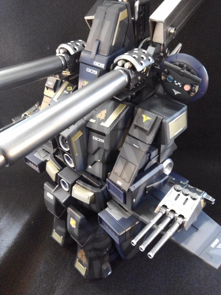 近影
レドームが顔みたいなデザインで可愛くなってしまいました(^-^;