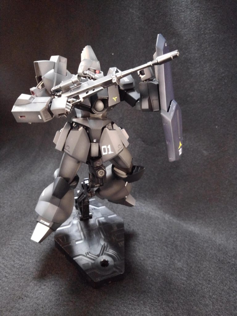 フレームはいつも通りのスーパーメタリックカラー
装甲はジャーマングレーとタイヤブラックのツートンです