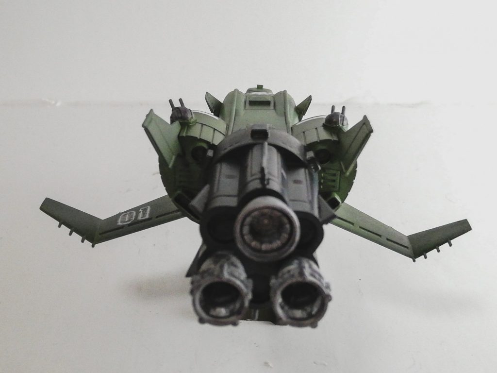 塗装はガンダムマーカーオンリーです。サフ吹いた上からザクダークグリーンの吹付け、リアルタッチマーカーで影つけて、デカールはガンダムデカールからそれっぽいの持ってきました。