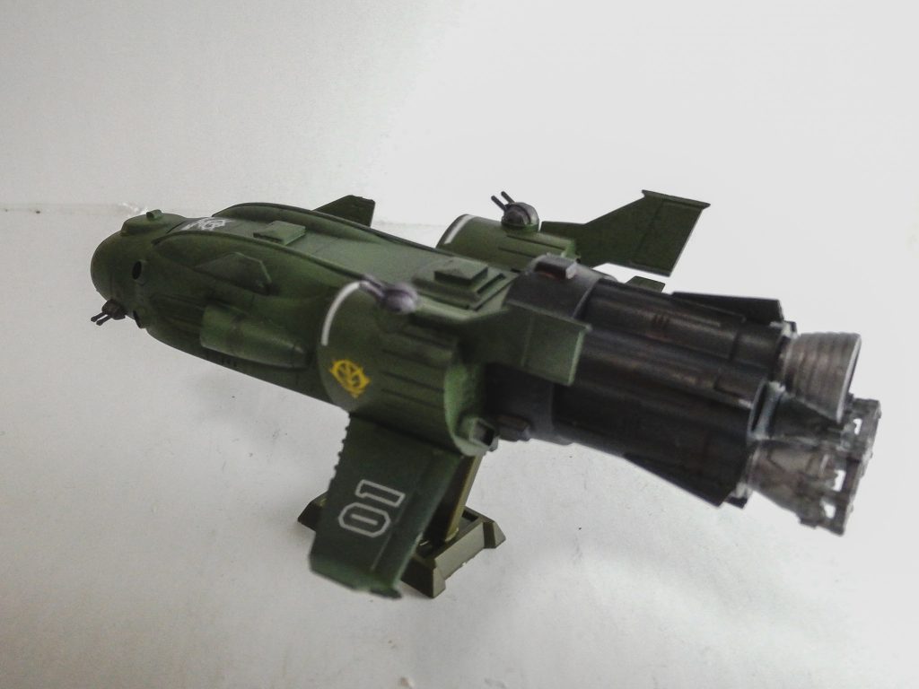 あんまり工作はしてません。形もいじってないので裏は穴空いてます（笑）
ロケットブースターが重くて台座の位置を気をつけないと後転します。