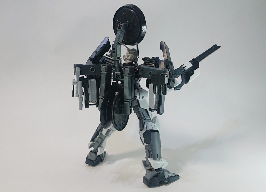 そして背中はカパっと開いて