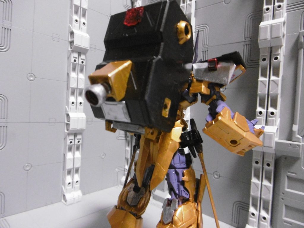 手足が無ければ軽量。しかし上下逆故に前傾姿勢になる事はあります