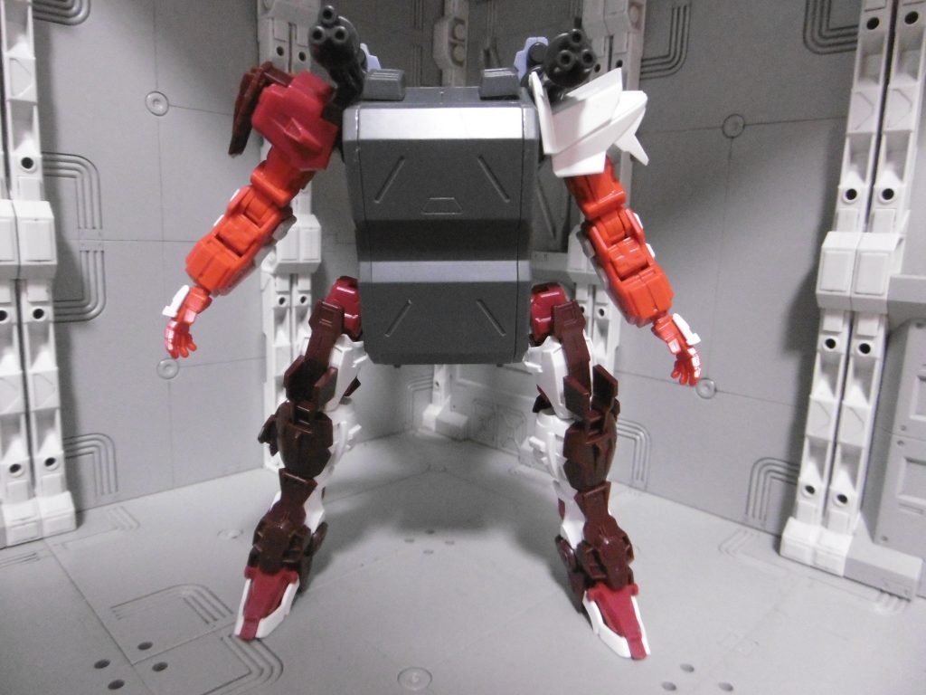 初期段階。最終形と比べてかなり異質な物体。未だ空の器だった頃
グリモアレッドベレーも、まさかこんな使われ方をされるとは思わなかったでしょう。ごめんねロンメル大佐、でもザックばかり余るんだ…