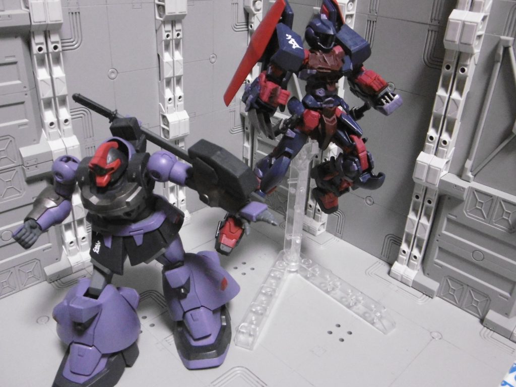 梵字は【文殊菩薩】
　→「智慧および悟りの知性的側面の象徴」「堅固な精神統一の体現者」
これにより、知略を用いた情報収集・破壊工作などの陰術の効力増幅。霧黎は姿を隠して術を仕掛ける陰忍の立場にあります

対なる梵字【普賢菩薩】（悟りの実践的側面の象徴）と相性が良く、互いに効力を高め合います。パートナーが陽忍なら更に好相性で、前作の『土霧斗流刃』と組む事も。
フィクションにおける忍者は単独行動しがちですが、実際には「二人忍び・三人忍び」が重要と説く史料もあります。それを模倣