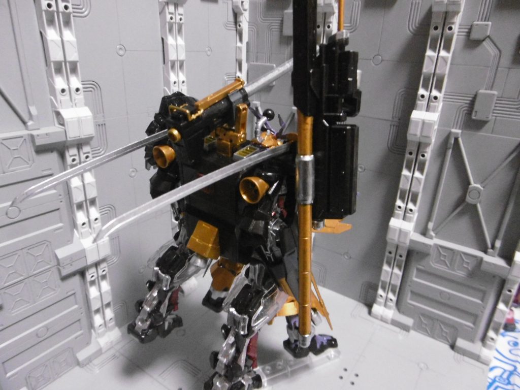 攻撃力は左衛に依存。自力でも強いのは一部の凶悪武装のみ